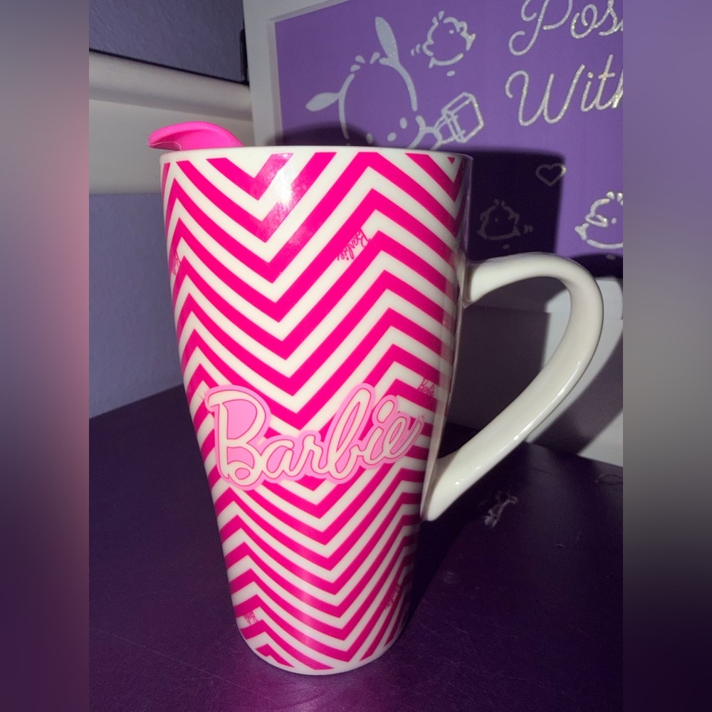 💕NWOT Barbie Pink Chevron Mug with handle